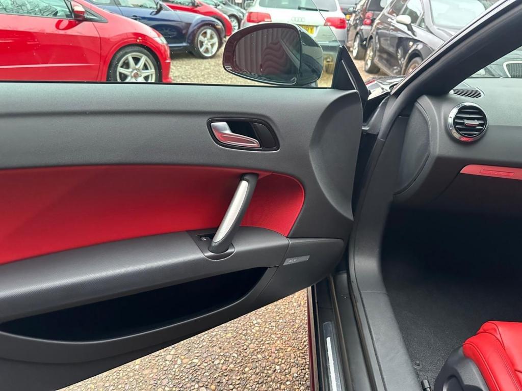 AUDI TT 2.0 TDI Black Edition quattro Euro 5 3dr 2013