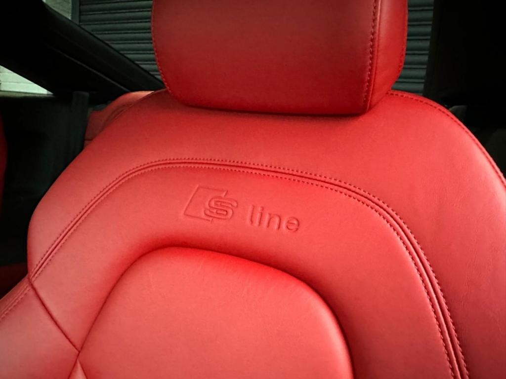 AUDI TT 2.0 TDI Black Edition quattro Euro 5 3dr 2013