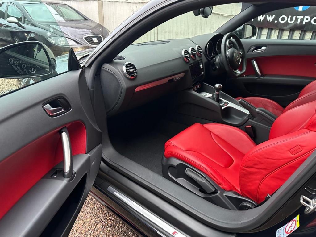 AUDI TT 2.0 TDI Black Edition quattro Euro 5 3dr 2013