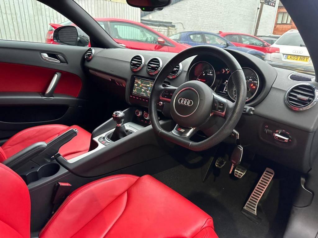AUDI TT 2.0 TDI Black Edition quattro Euro 5 3dr 2013