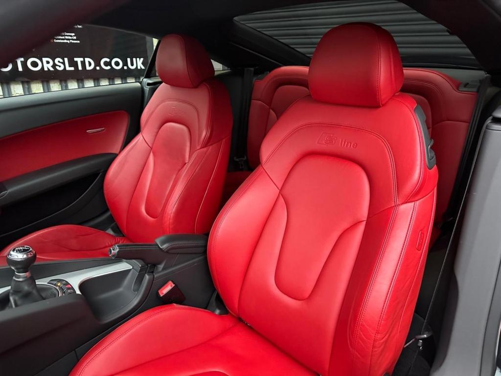 AUDI TT 2.0 TDI Black Edition quattro Euro 5 3dr 2013