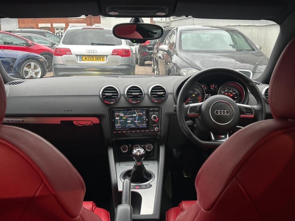 AUDI TT 2.0 TDI Black Edition quattro Euro 5 3dr 2013