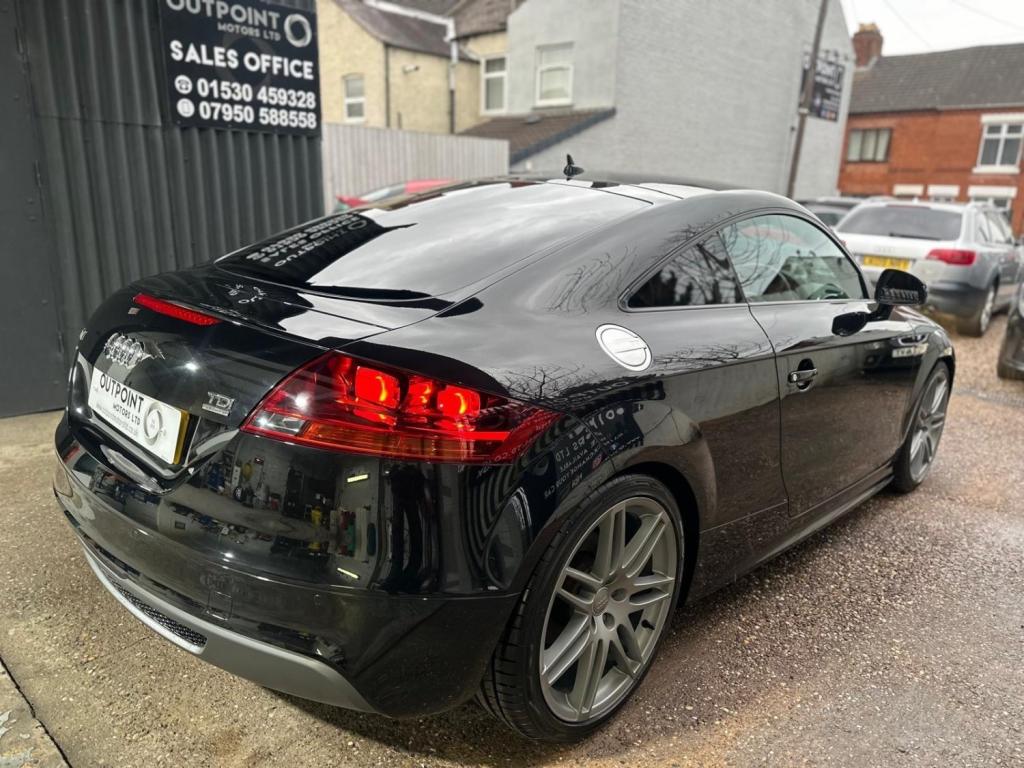 AUDI TT 2.0 TDI Black Edition quattro Euro 5 3dr 2013