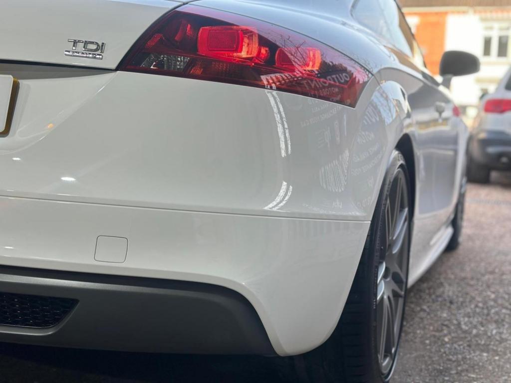 AUDI TT 2.0 TDI Black Edition quattro Euro 5 3dr 2011