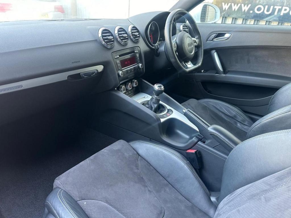 AUDI TT 2.0 TDI Black Edition quattro Euro 5 3dr 2011