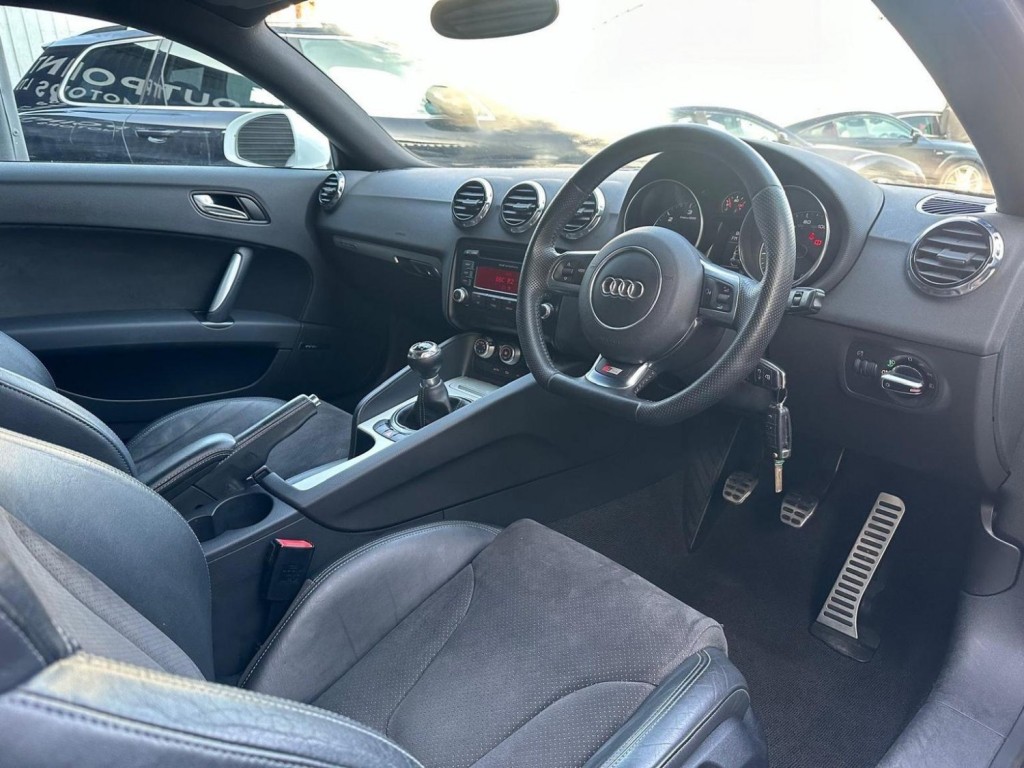 AUDI TT 2.0 TDI Black Edition quattro Euro 5 3dr 2011