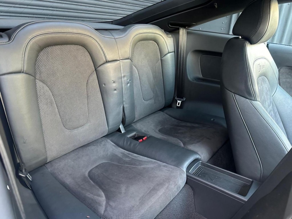 AUDI TT 2.0 TDI Black Edition quattro Euro 5 3dr 2011