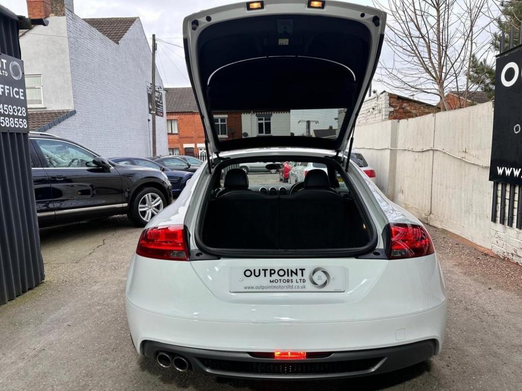 AUDI TT 2.0 TDI Black Edition quattro Euro 5 3dr 2011