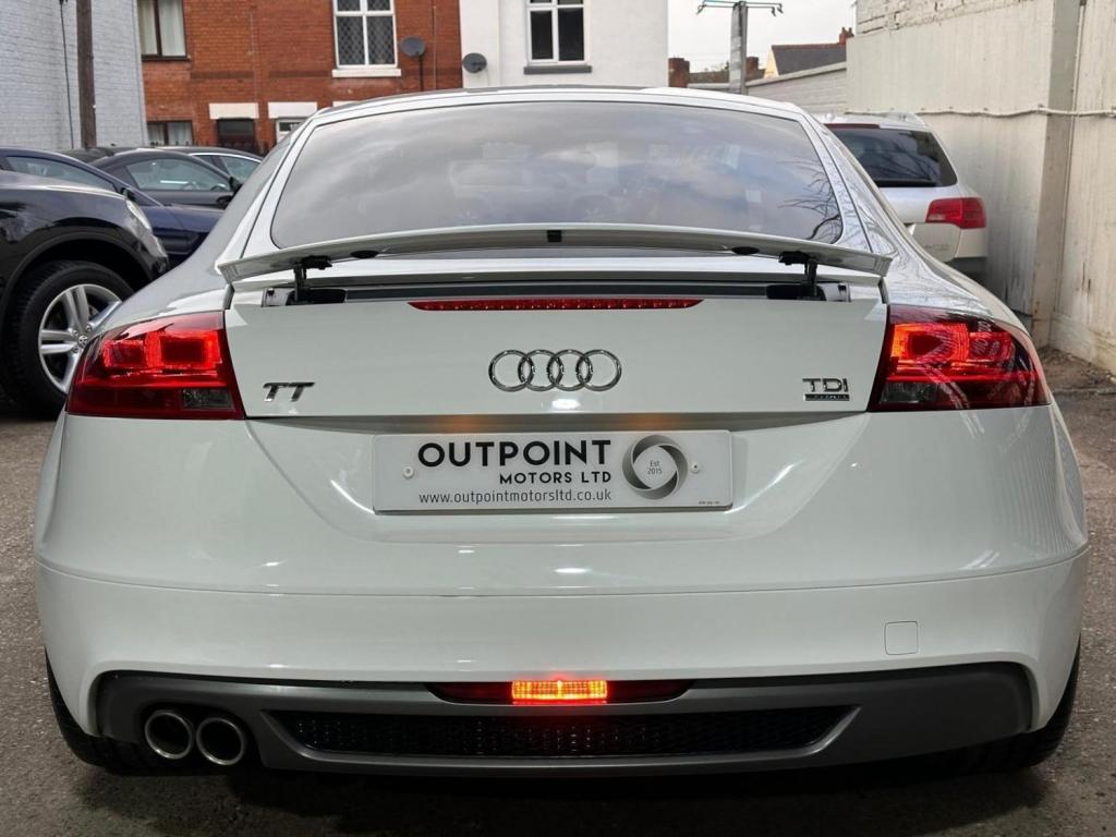 AUDI TT 2.0 TDI Black Edition quattro Euro 5 3dr 2011