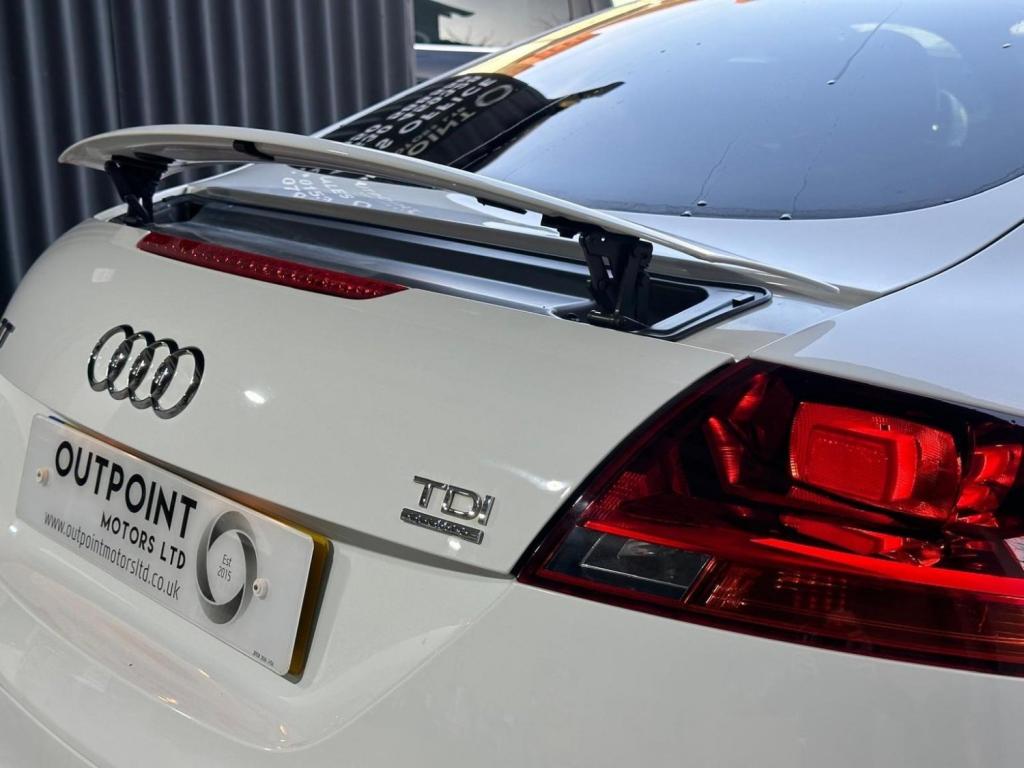 AUDI TT 2.0 TDI Black Edition quattro Euro 5 3dr 2011