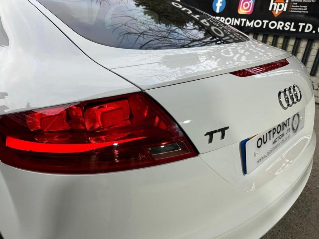 AUDI TT 2.0 TDI Black Edition quattro Euro 5 3dr 2011