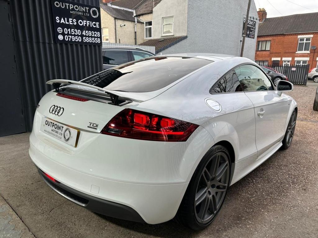 AUDI TT 2.0 TDI Black Edition quattro Euro 5 3dr 2011