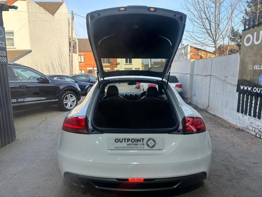 AUDI TT 2.0 TDI Black Edition quattro Euro 5 3dr 2011