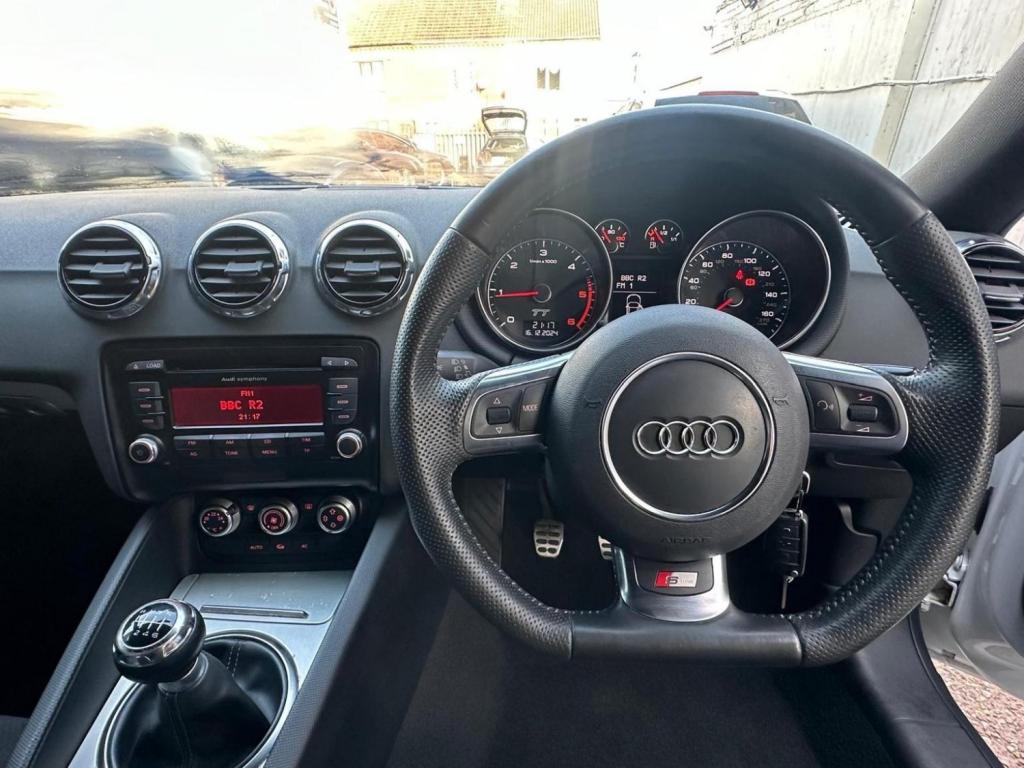 AUDI TT 2.0 TDI Black Edition quattro Euro 5 3dr 2011