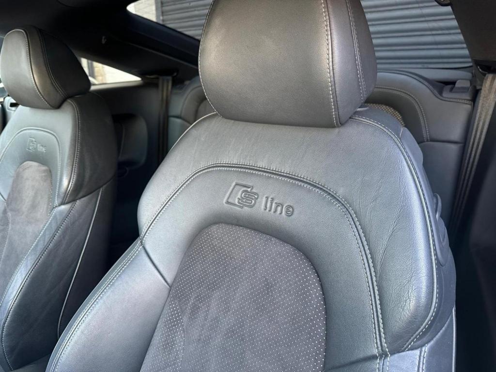 AUDI TT 2.0 TDI Black Edition quattro Euro 5 3dr 2011