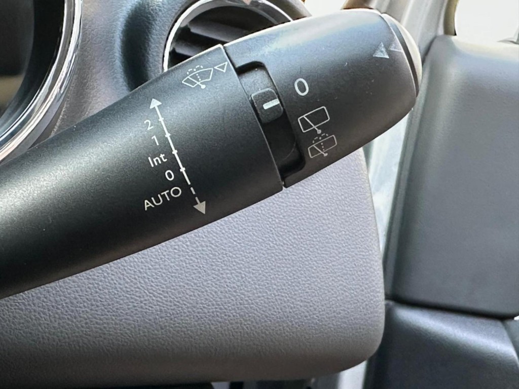 PEUGEOT 3008 2.0 HDi Allure Auto Euro 5 5dr 2012