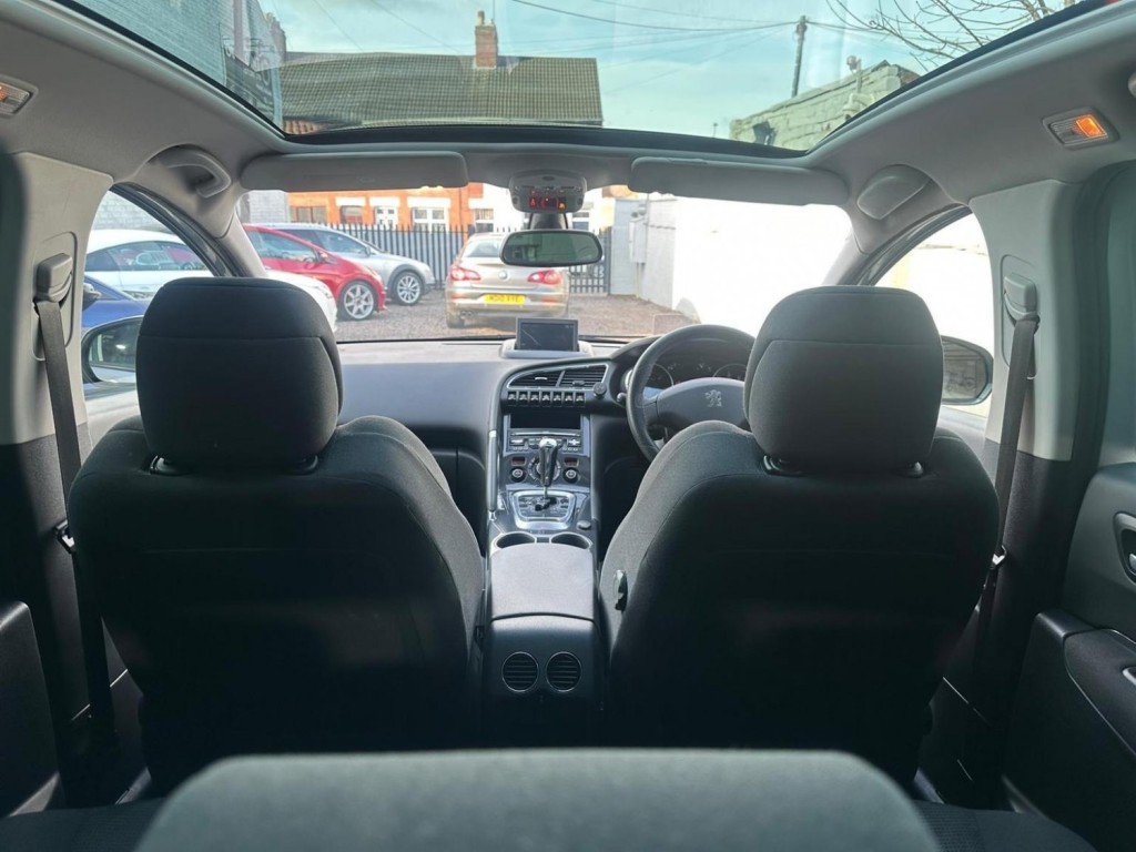 PEUGEOT 3008 2.0 HDi Allure Auto Euro 5 5dr 2012