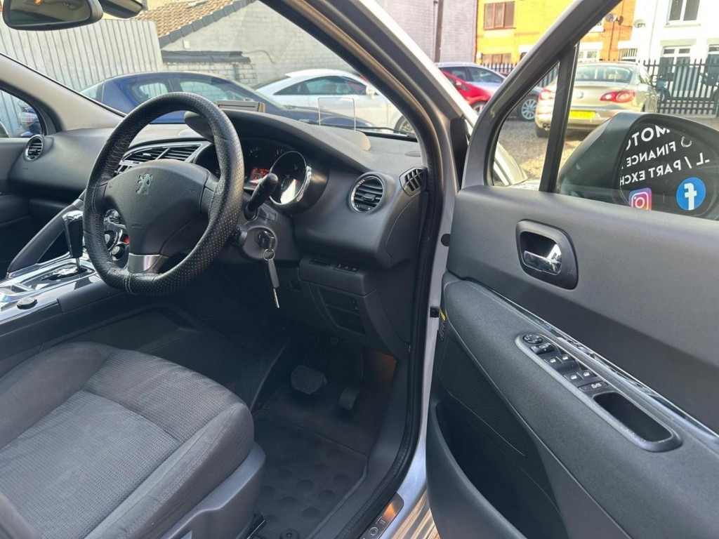 PEUGEOT 3008 2.0 HDi Allure Auto Euro 5 5dr 2012