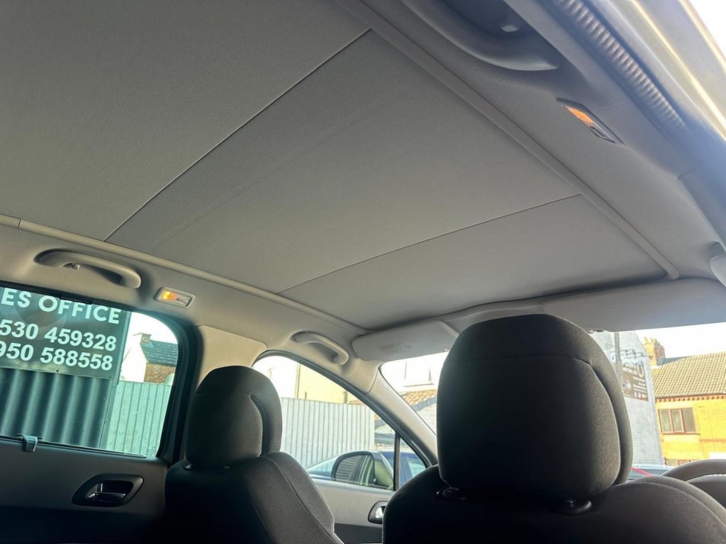 PEUGEOT 3008 2.0 HDi Allure Auto Euro 5 5dr 2012