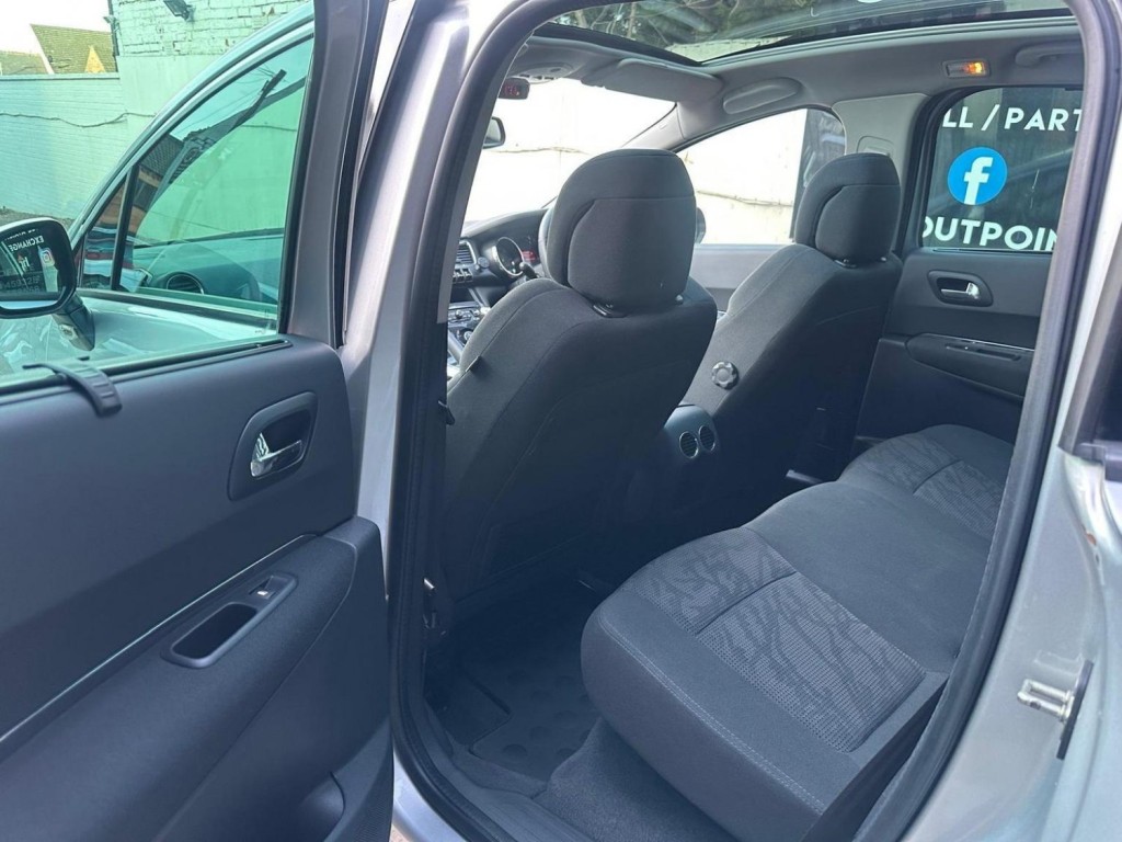 PEUGEOT 3008 2.0 HDi Allure Auto Euro 5 5dr 2012