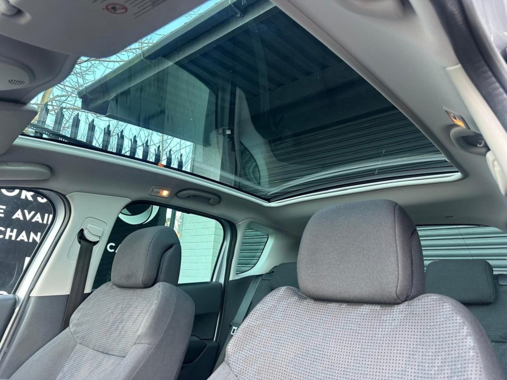 PEUGEOT 3008 2.0 HDi Allure Auto Euro 5 5dr 2012