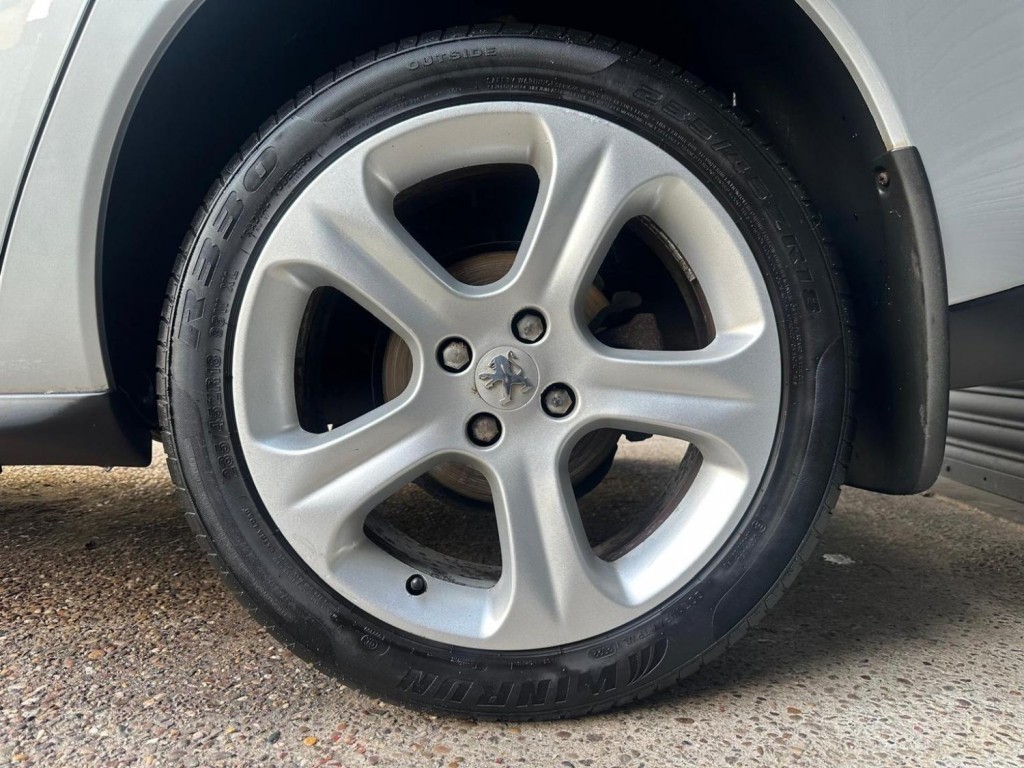 PEUGEOT 3008 2.0 HDi Allure Auto Euro 5 5dr 2012