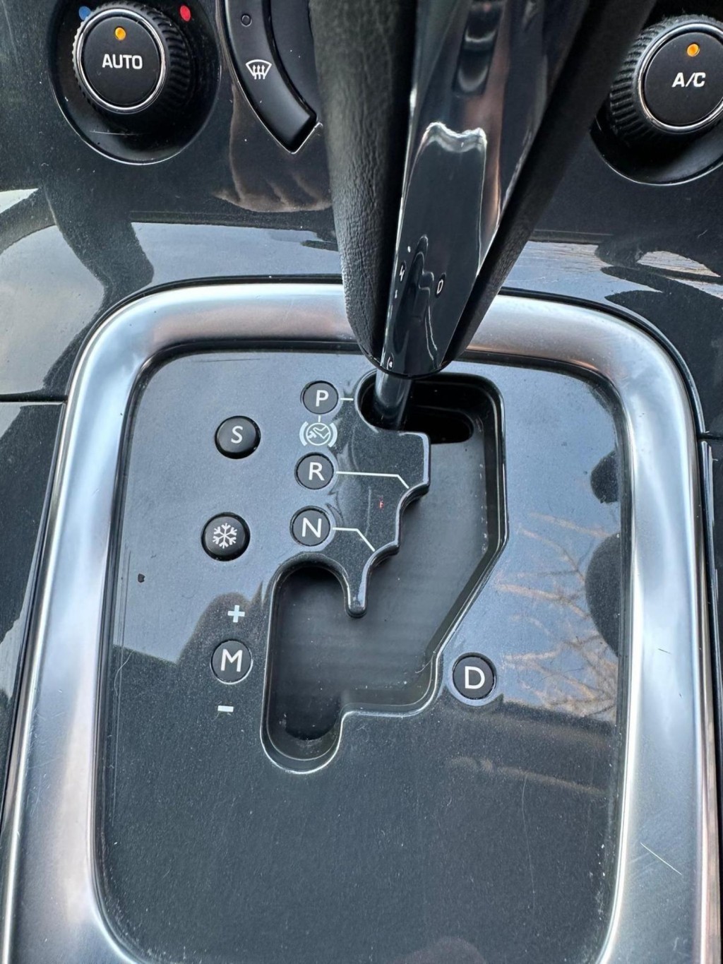 PEUGEOT 3008 2.0 HDi Allure Auto Euro 5 5dr 2012