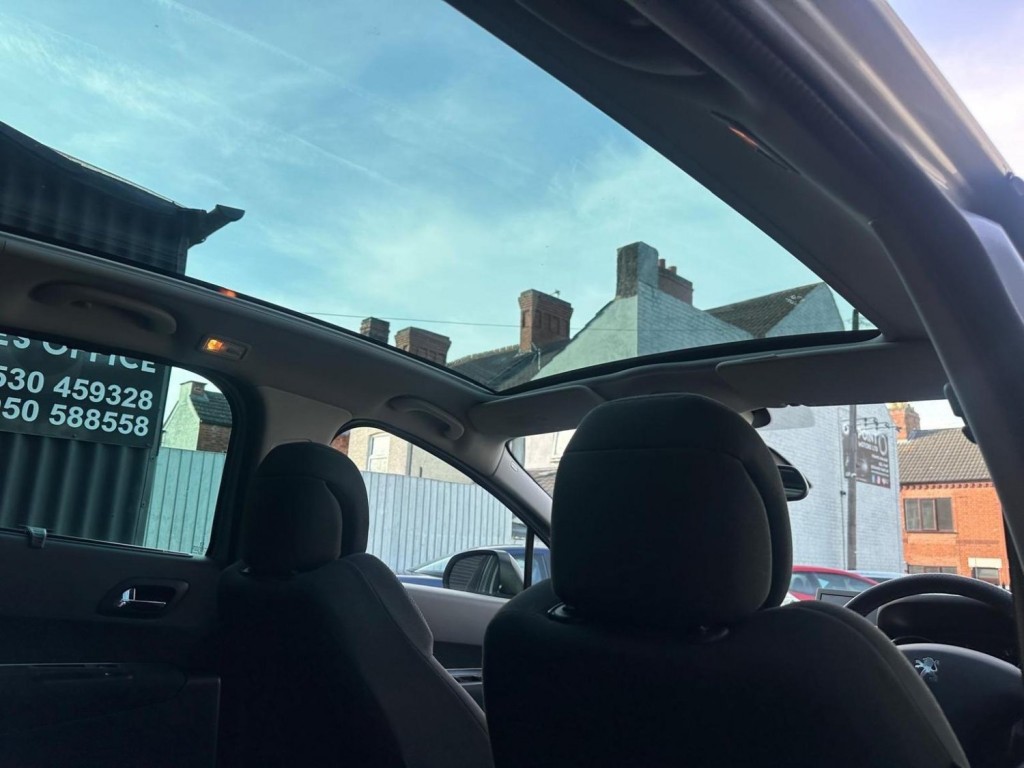 PEUGEOT 3008 2.0 HDi Allure Auto Euro 5 5dr 2012