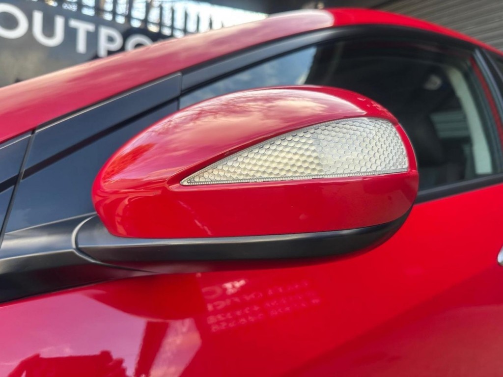 HONDA CIVIC 1.8 i-VTEC ES 5dr 2010