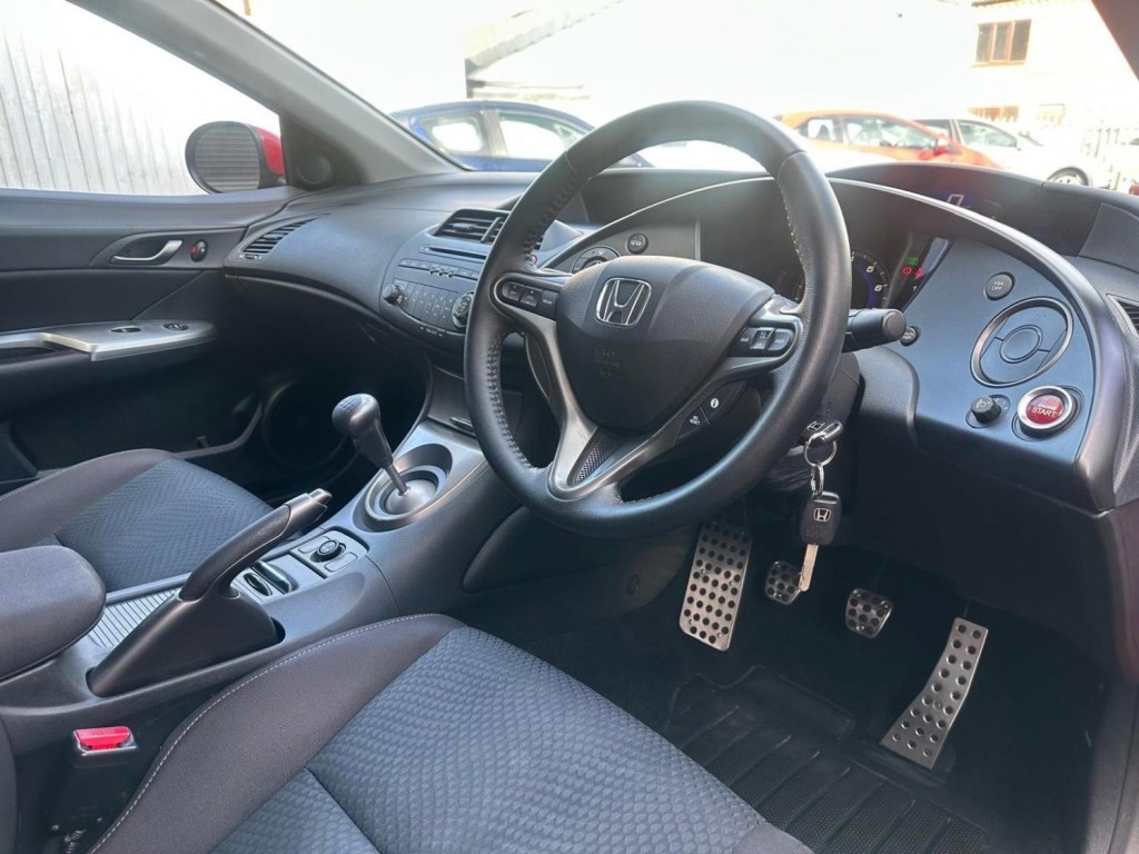 HONDA CIVIC 1.8 i-VTEC ES 5dr 2010