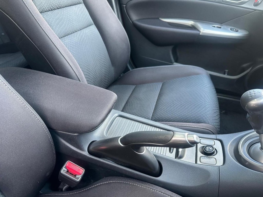 HONDA CIVIC 1.8 i-VTEC ES 5dr 2010