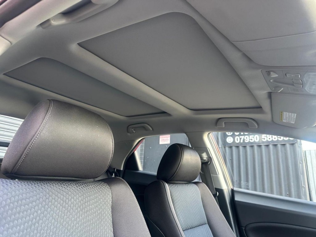 HONDA CIVIC 1.8 i-VTEC ES 5dr 2010