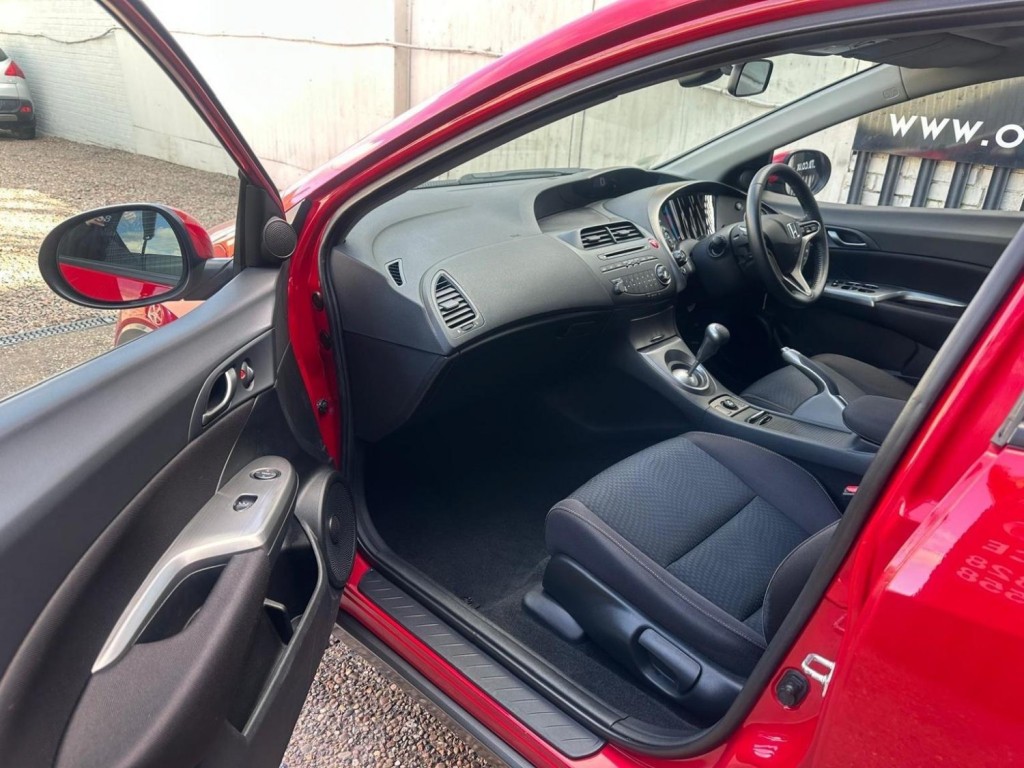 HONDA CIVIC 1.8 i-VTEC ES 5dr 2010