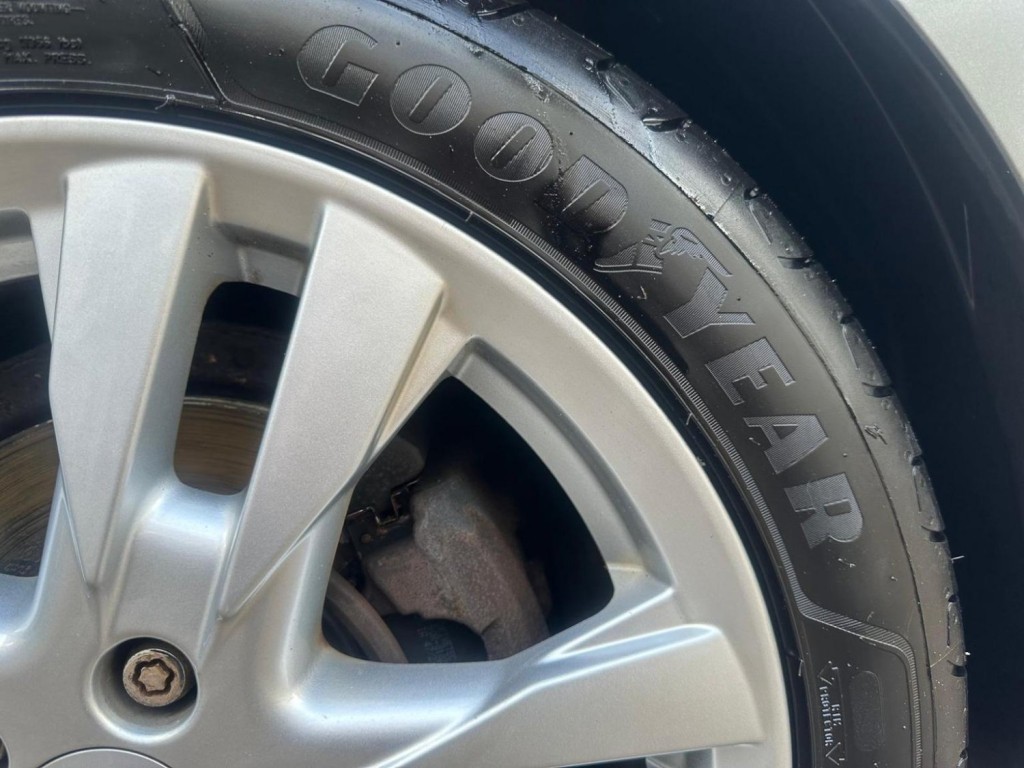 HONDA CIVIC 1.8 i-VTEC ES 5dr 2010