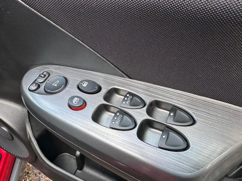 HONDA CIVIC 1.8 i-VTEC ES 5dr 2010