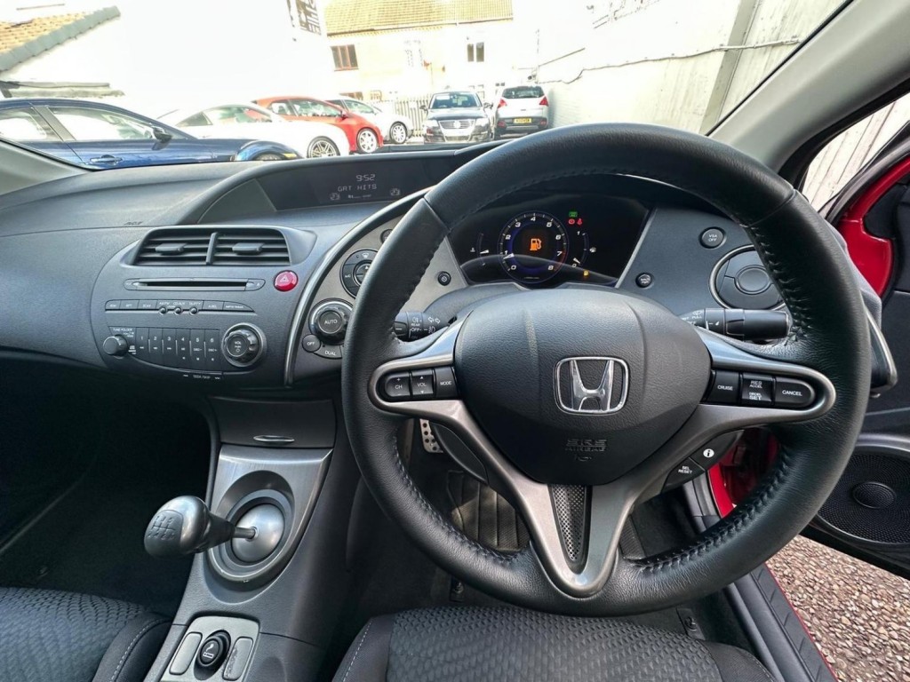 HONDA CIVIC 1.8 i-VTEC ES 5dr 2010
