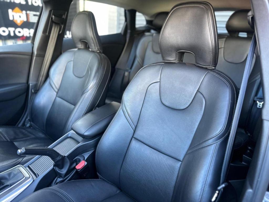 VOLVO V40 2.0 D4 SE Lux Nav Geartronic Euro 6 (s/s) 5dr 2015