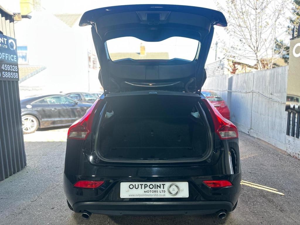 VOLVO V40 2.0 D4 SE Lux Nav Geartronic Euro 6 (s/s) 5dr 2015