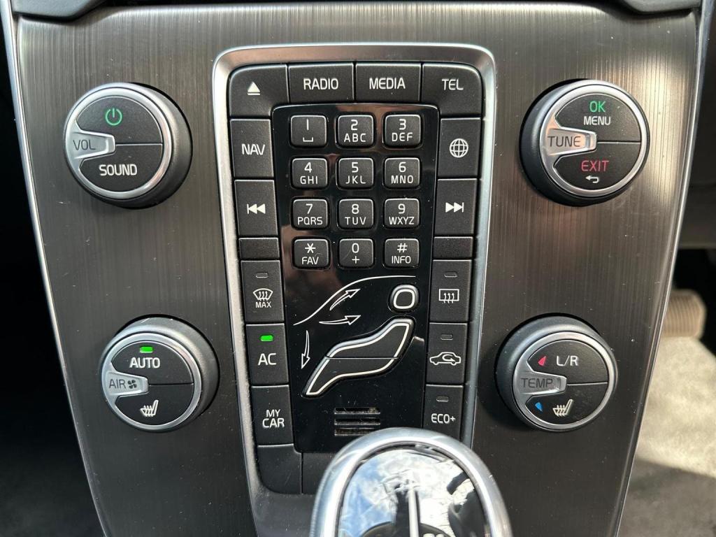 VOLVO V40 2.0 D4 SE Lux Nav Geartronic Euro 6 (s/s) 5dr 2015