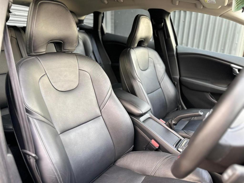 VOLVO V40 2.0 D4 SE Lux Nav Geartronic Euro 6 (s/s) 5dr 2015