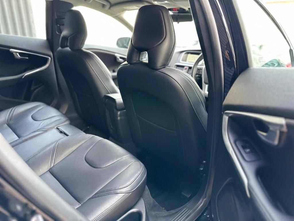 VOLVO V40 2.0 D4 SE Lux Nav Geartronic Euro 6 (s/s) 5dr 2015