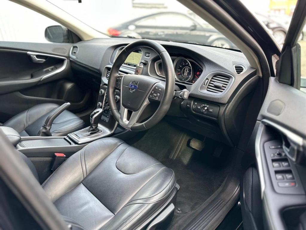 VOLVO V40 2.0 D4 SE Lux Nav Geartronic Euro 6 (s/s) 5dr 2015