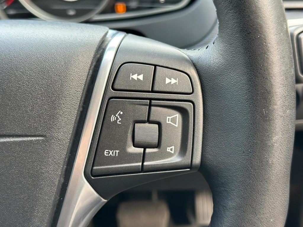 VOLVO V40 2.0 D4 SE Lux Nav Geartronic Euro 6 (s/s) 5dr 2015