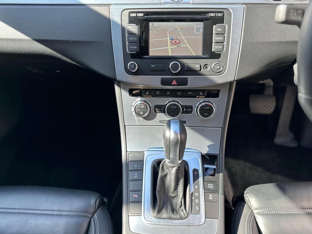 VOLKSWAGEN CC 2.0 TDI BlueMotion Tech R-Line DSG Euro 5 (s/s) 4dr 2014