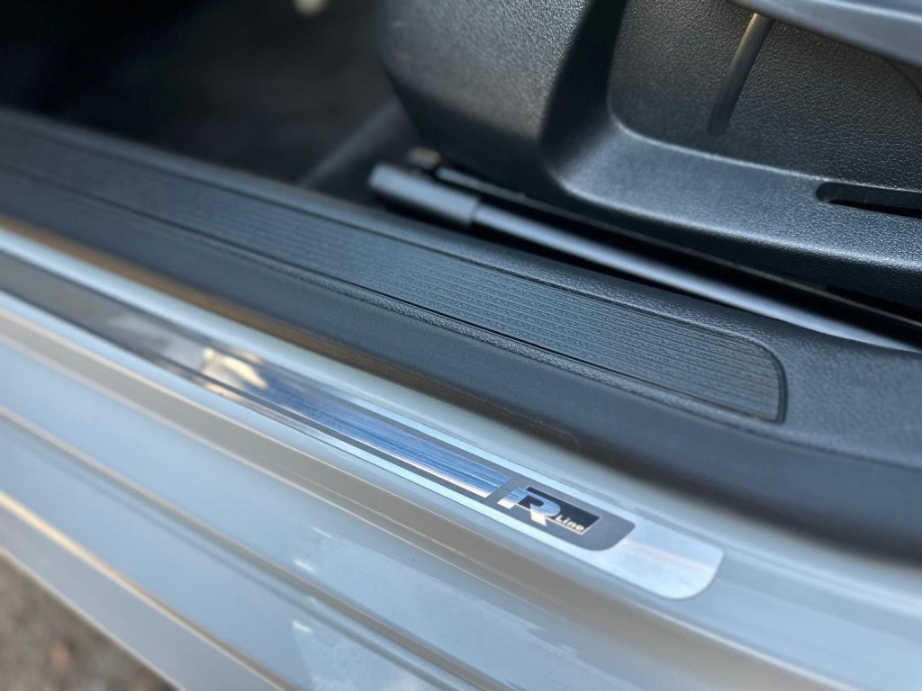 VOLKSWAGEN CC 2.0 TDI BlueMotion Tech R-Line DSG Euro 5 (s/s) 4dr 2014