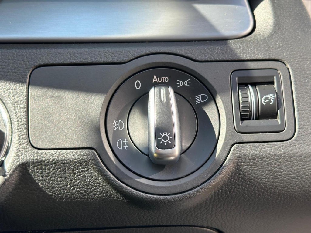 VOLKSWAGEN CC 2.0 TDI BlueMotion Tech R-Line DSG Euro 5 (s/s) 4dr 2014