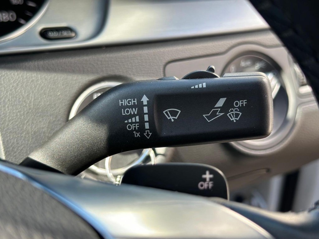 VOLKSWAGEN CC 2.0 TDI BlueMotion Tech R-Line DSG Euro 5 (s/s) 4dr 2014