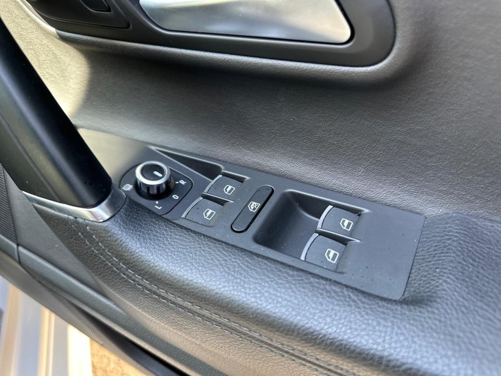 VOLKSWAGEN CC 2.0 TDI BlueMotion Tech R-Line DSG Euro 5 (s/s) 4dr 2014