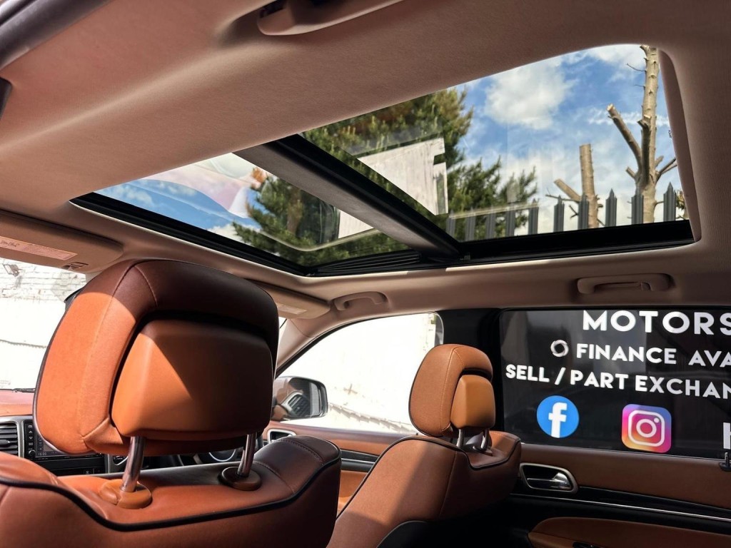 JEEP GRAND CHEROKEE 3.0 V6 CRD Overland Summit Auto 4WD Euro 5 5dr 2012