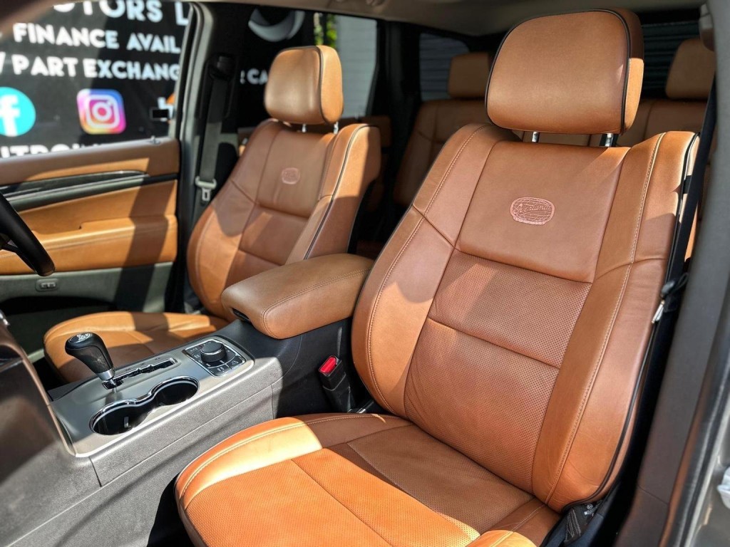 JEEP GRAND CHEROKEE 3.0 V6 CRD Overland Summit Auto 4WD Euro 5 5dr 2012